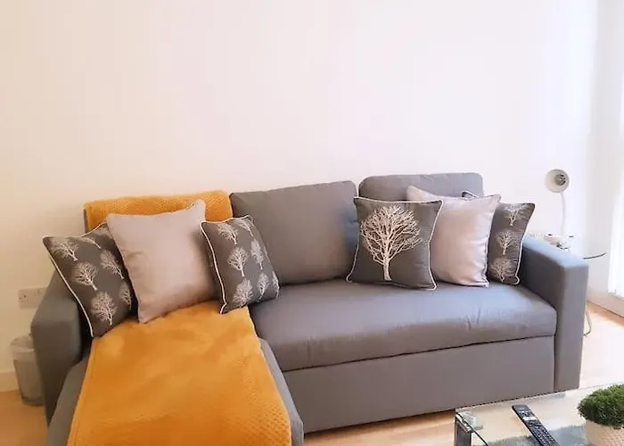 2 Bed Flat In Leeds City Centre